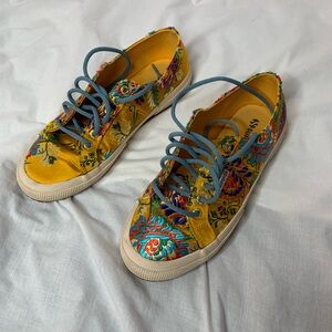 Superga Korelaw sneakers W8 1/2 M7 satiny embroidered floral mustard yellow